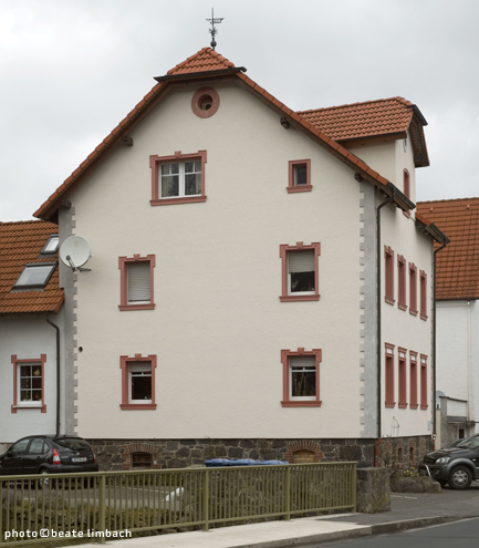 Haus-b